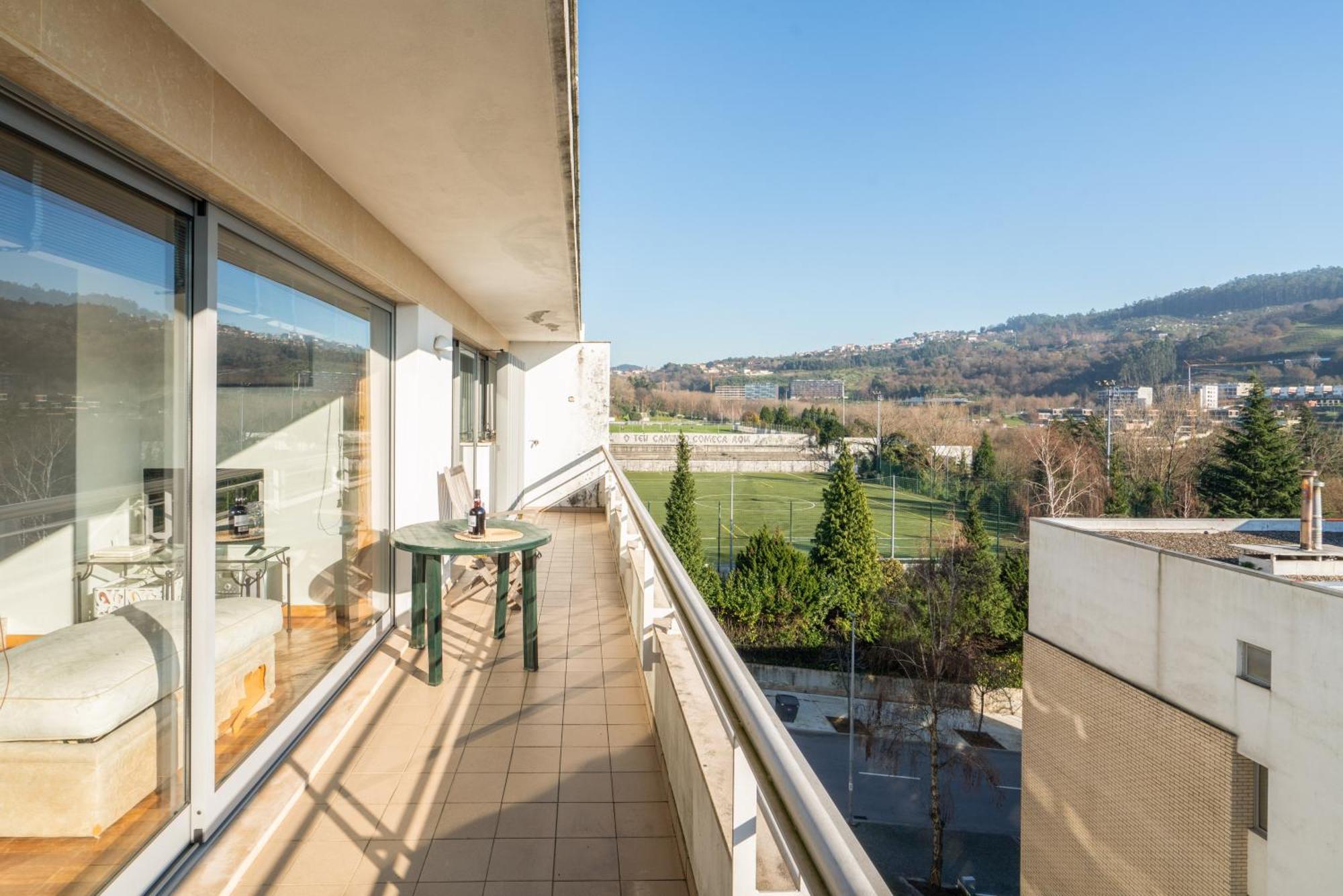 Homely Large Flat - Balcony Guimaraes Exterior photo